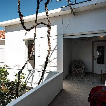 Ferienhaus Stone House With Sea View Next To Beach